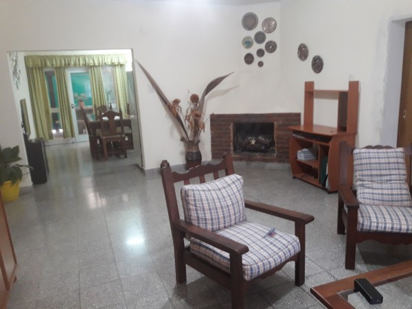 VENDE: Excelente propiedad, Avda Newbery