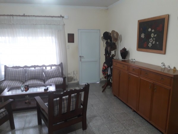 VENDE: Excelente propiedad, Avda Newbery