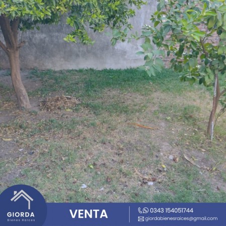 VENDE: Casa tres dormitorios calle Primero de mayo y Los Jacarandaes