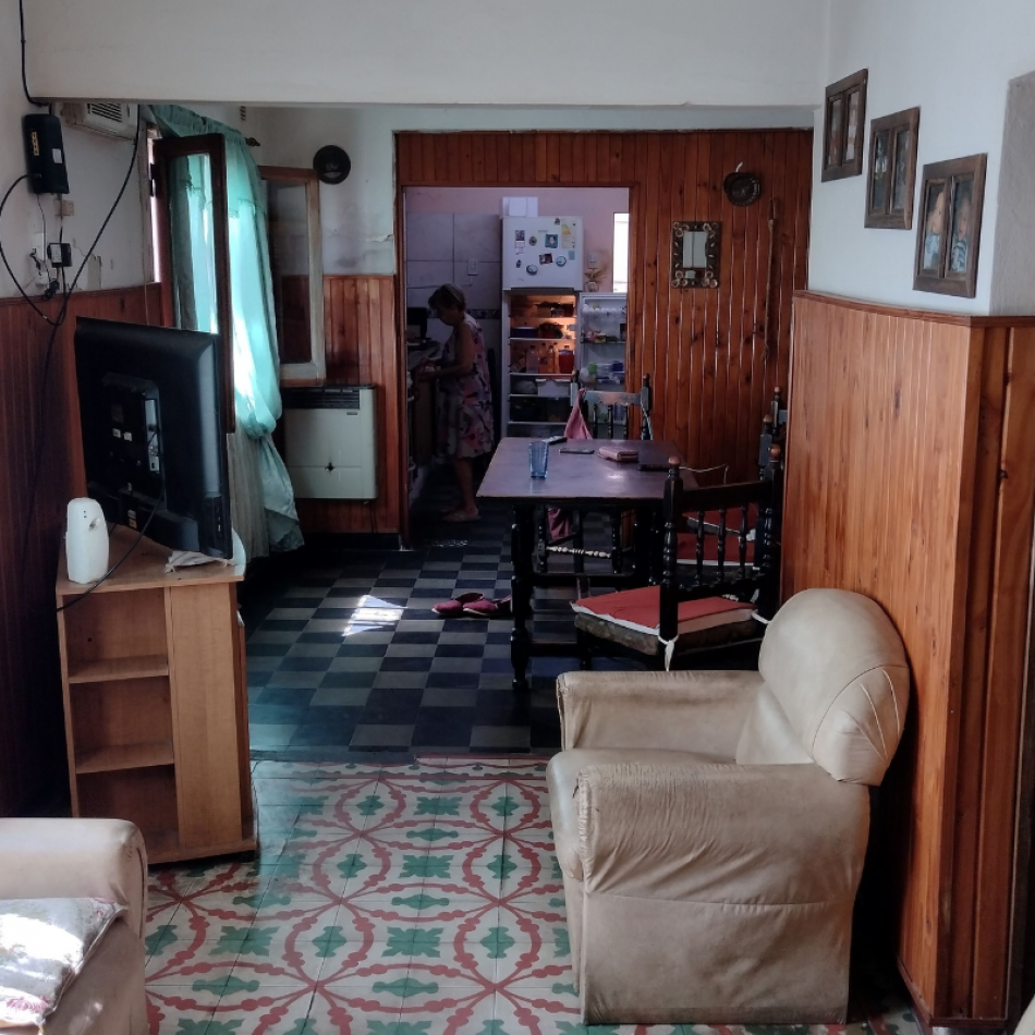 VENDE: Casa calle Los Talas,  tres dormitorios