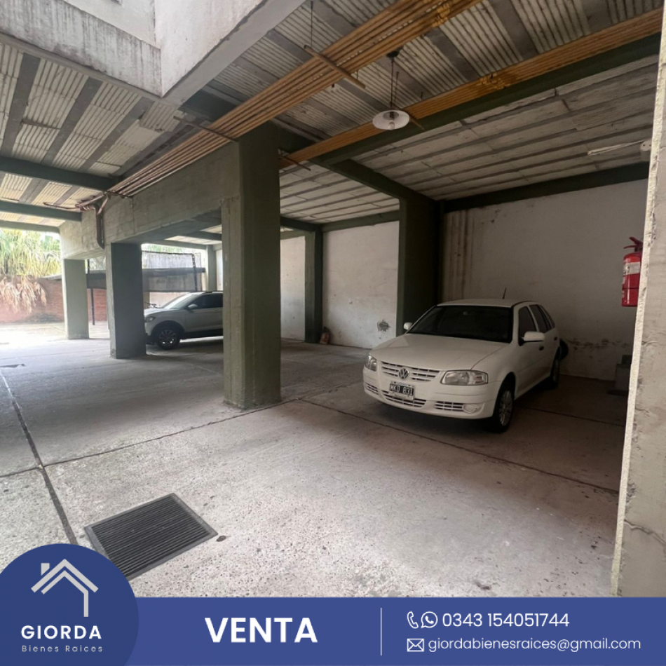 VENDE: Cochera centrica cubierta