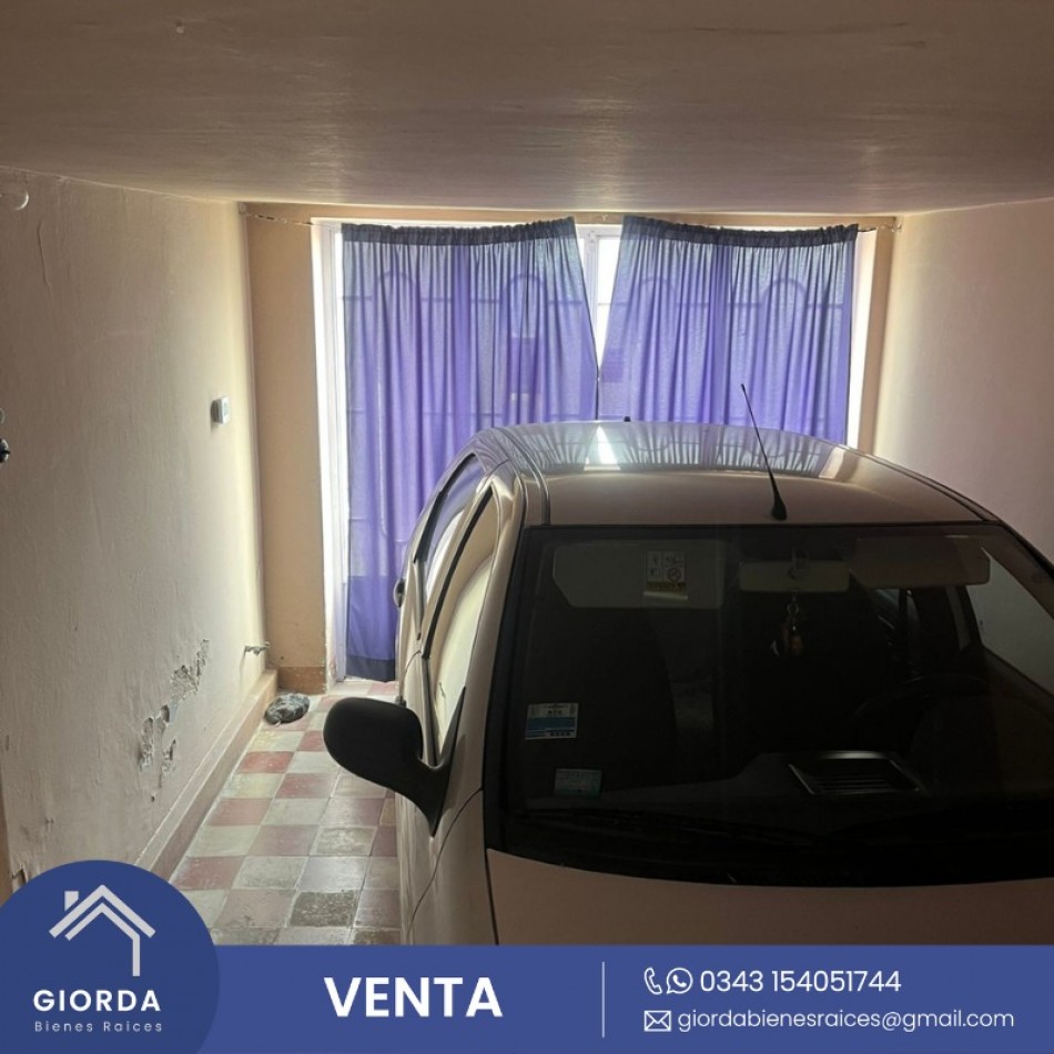 VENDE: Casa centrica, calle Courreges entre España y Peru