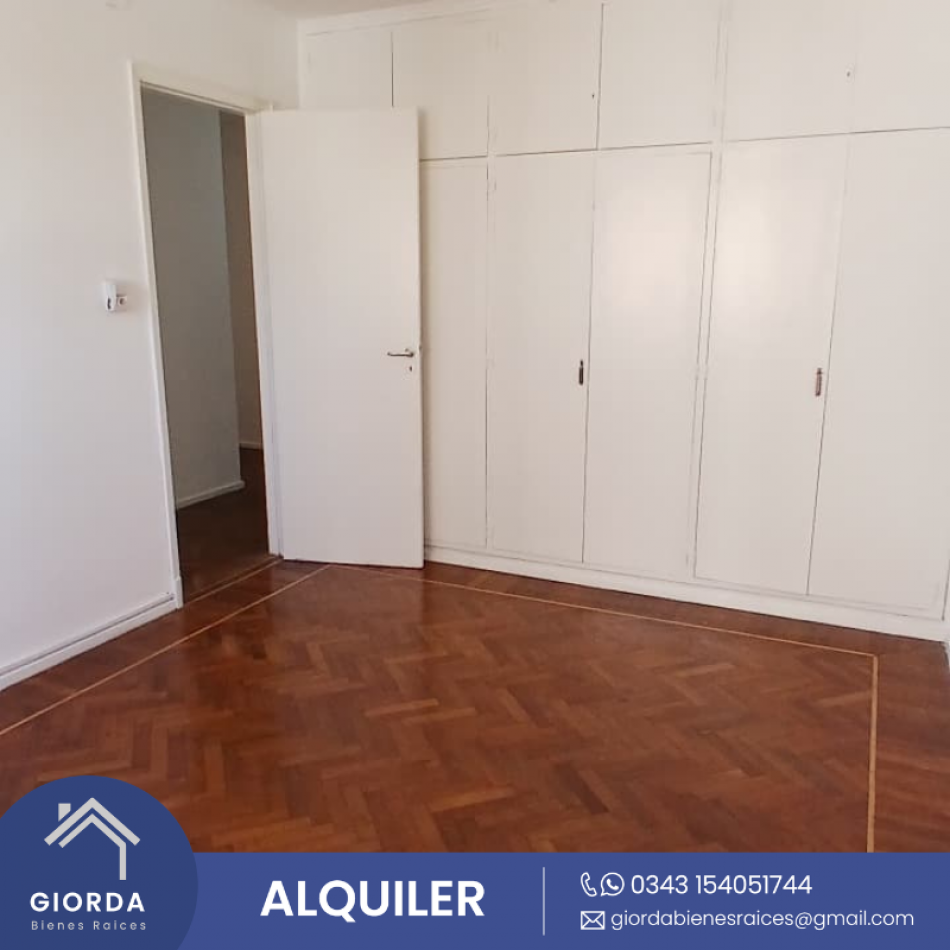 ALQUILA:  Departamento de tres dormitorios centrico