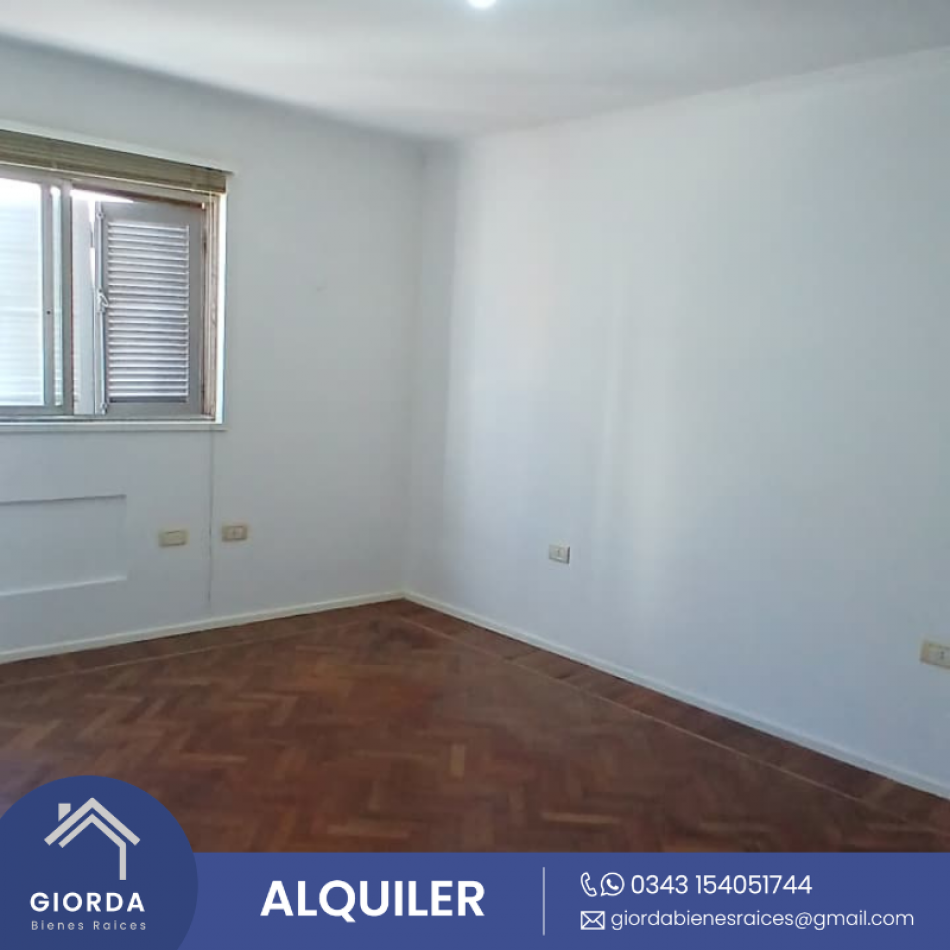 ALQUILA:  Departamento de tres dormitorios centrico