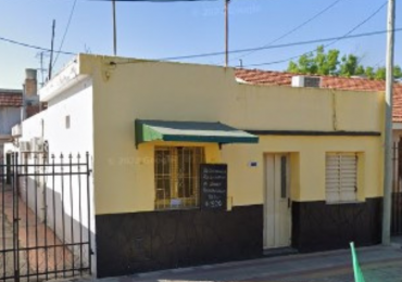 VENDE: Casa calle Los Talas,  tres dormitorios
