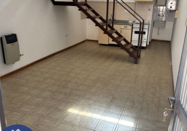 ALQUILA: Departamento calle Laprida, zona Catamarca