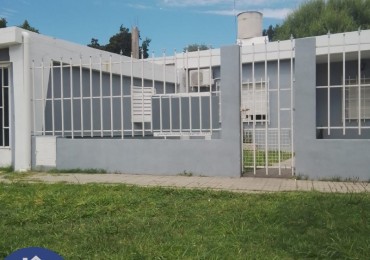 VENDE: Casa calle Ñandubay, tres dormitorios