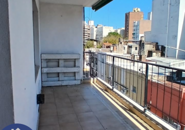 ALQUILA:  Departamento de tres dormitorios centrico